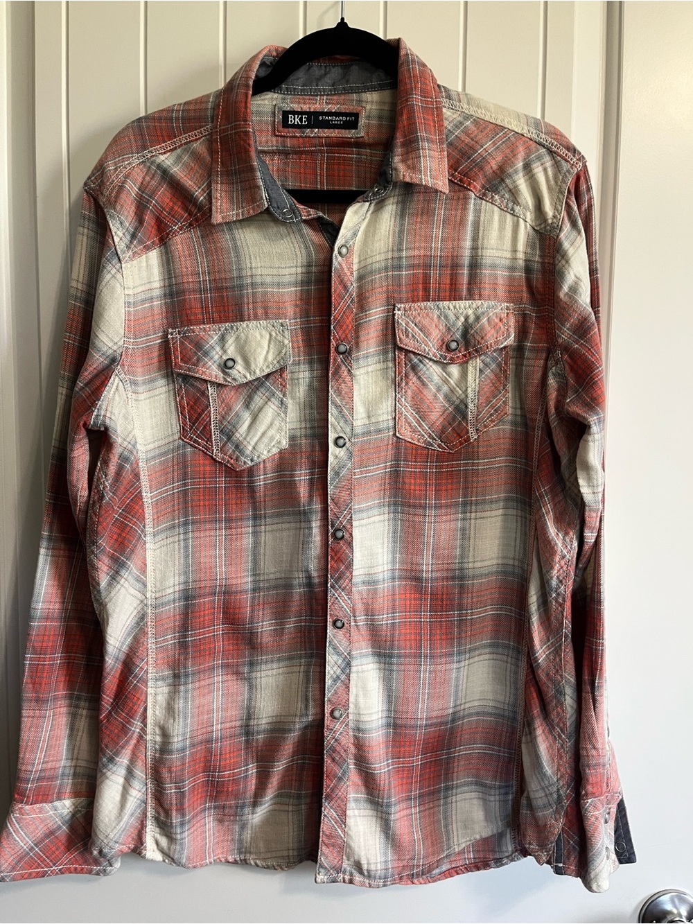 Buckle BKE Women’s Pearl Snap Flannel Shirt Sz Large Standard Fit Cotton Blend